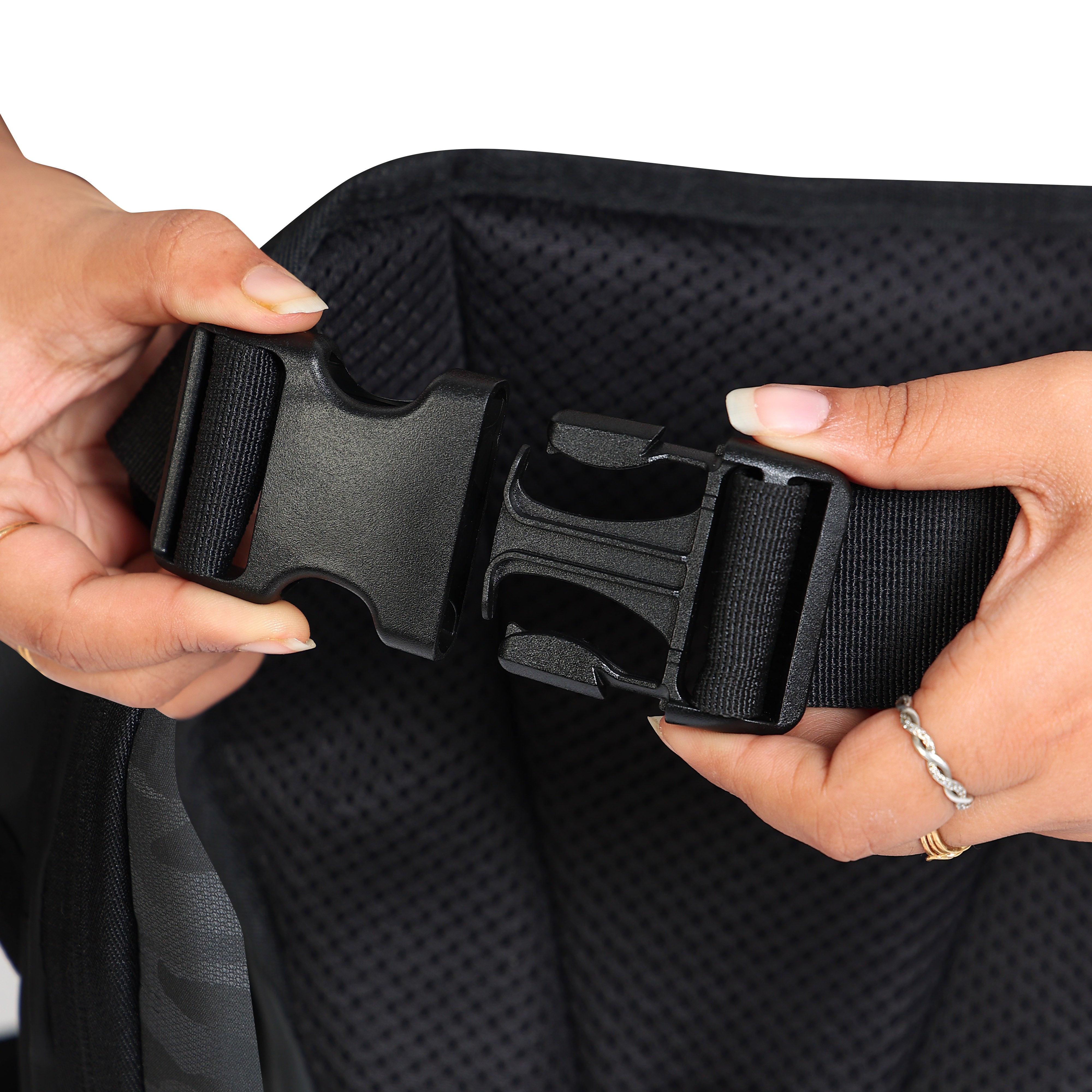 Exo Thigh Bag - Black Camo