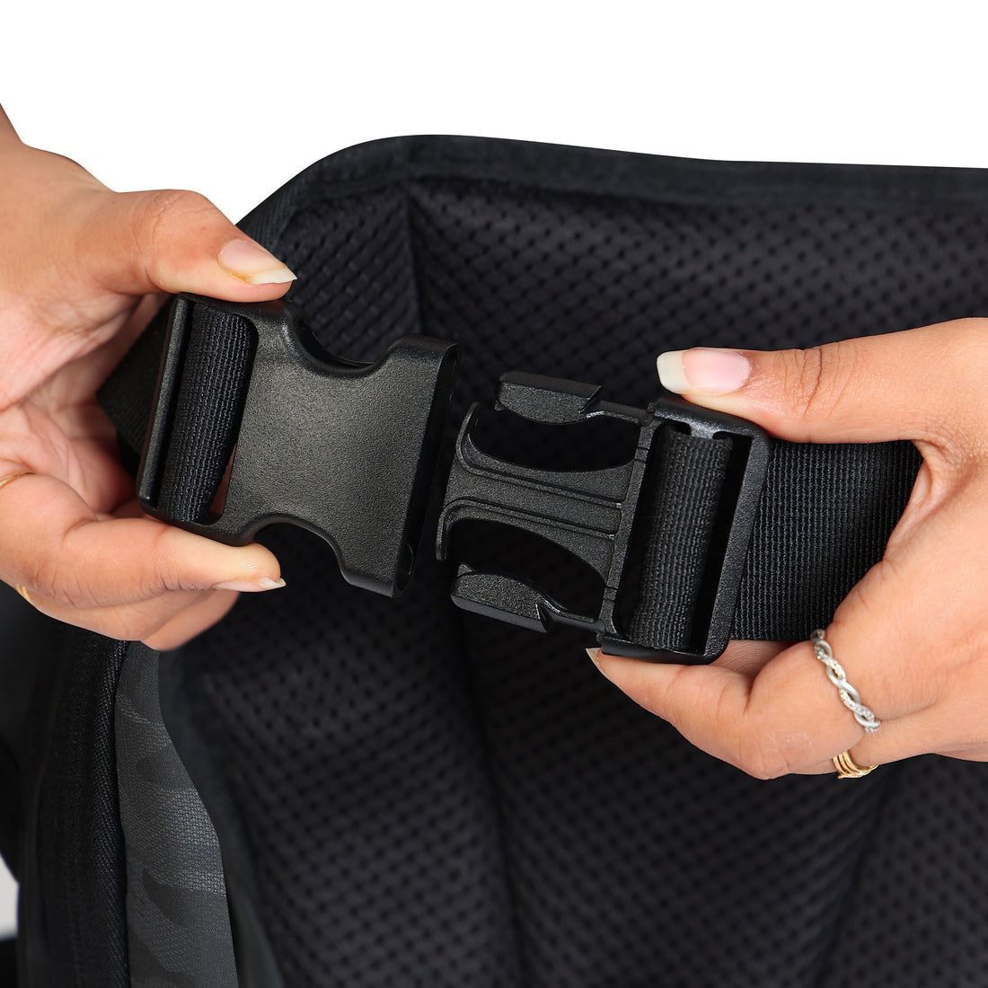 Exo Thigh Bag - Black Camo
