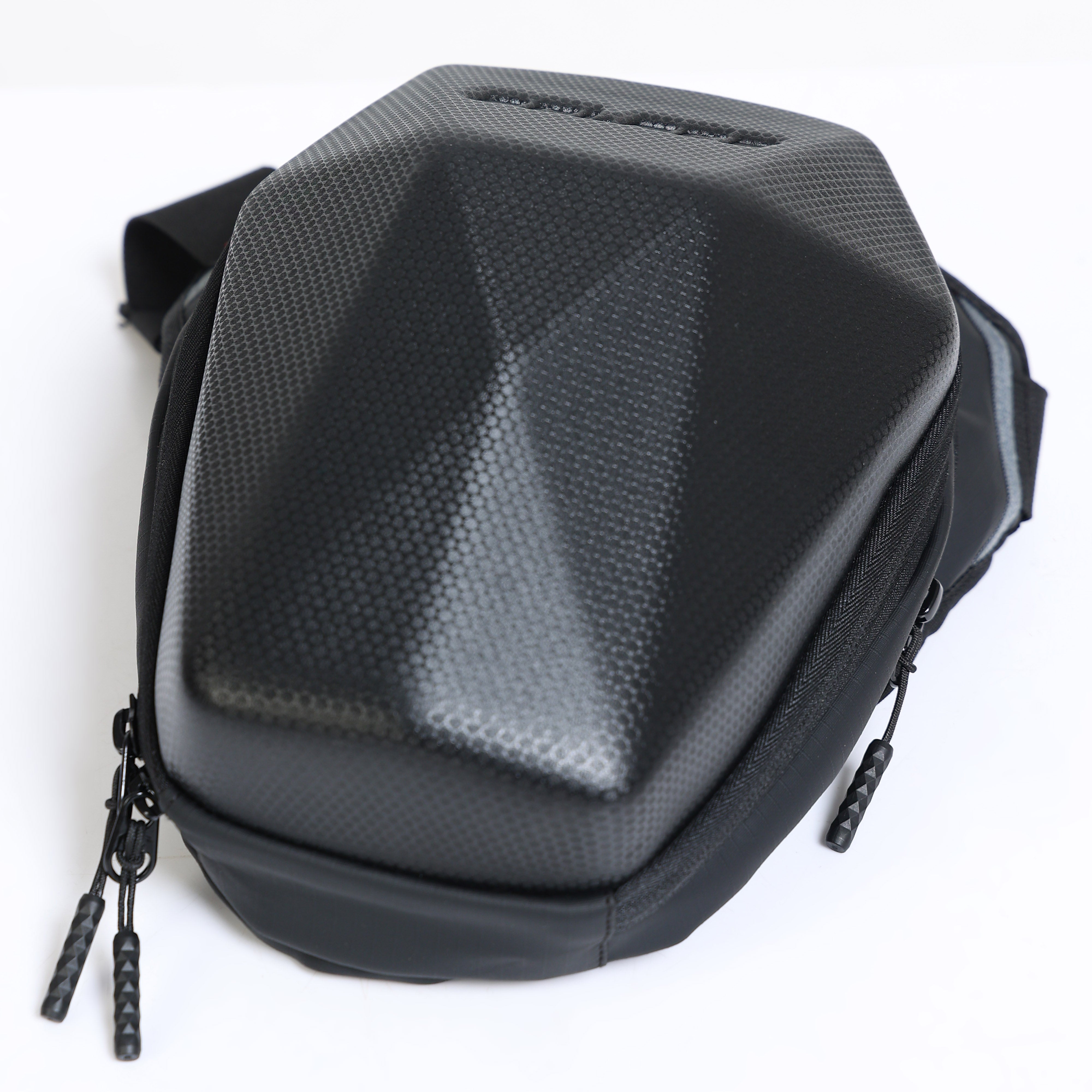 Exo Thigh Bag - Carbon Black