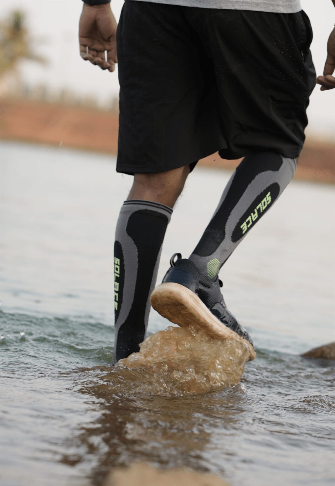 suska core wp socks neon 6-min